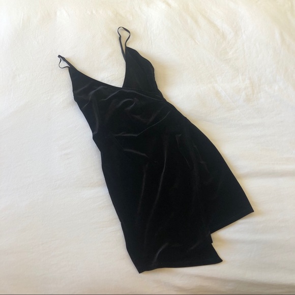 Sunset & Spring Black Velvet Bodycon Dress - Picture 7 of 8